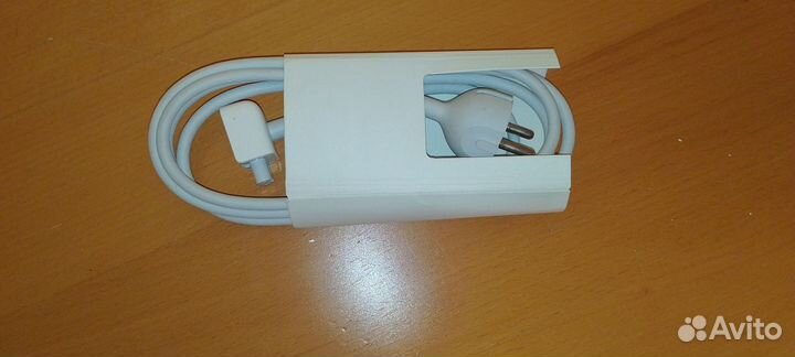 Кабель питания DC/IEC C7 (2-pin), 1.8 м, белый