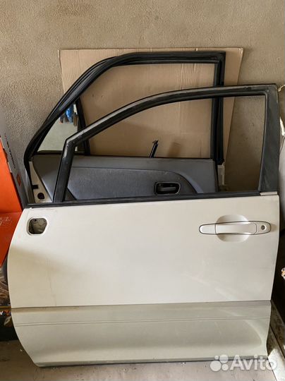 Двери L 2 шт Toyota harrier 1 поколение