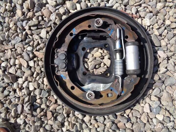 Тормозной механизм задний левый Toyota Corolla