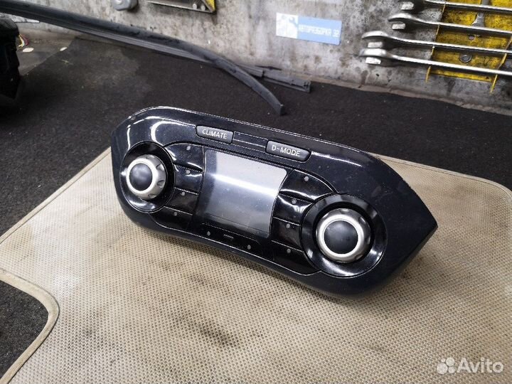 Блок управления климатом Ниссан Жук