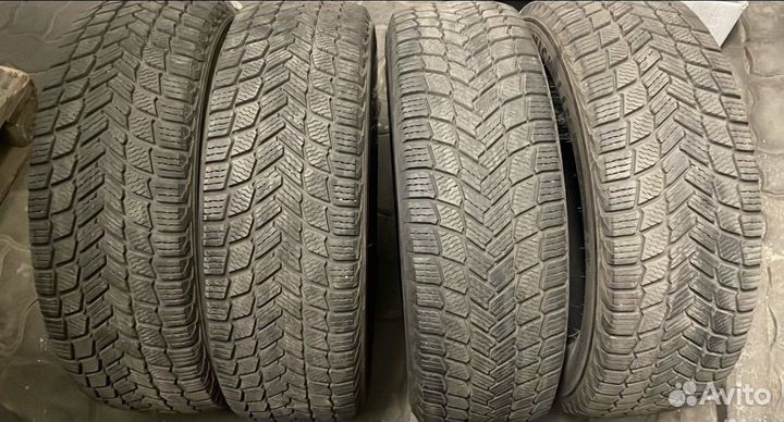 Michelin X-Ice Snow 215/65 R17