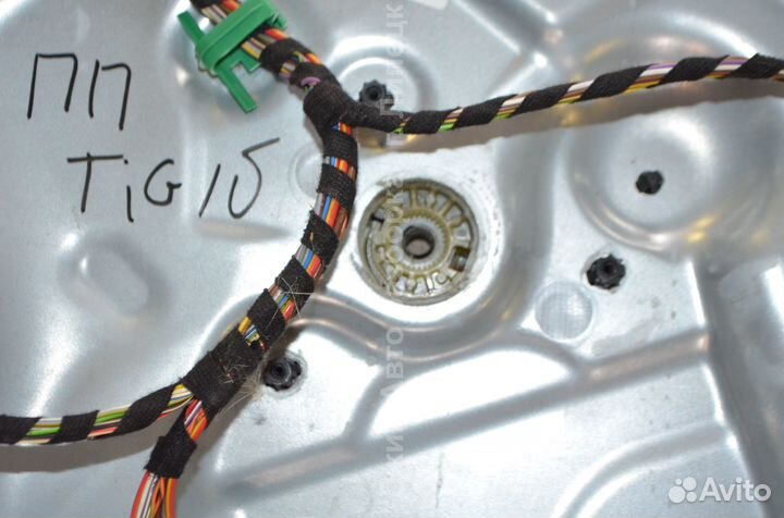 Стеклоподъемник передней двери Тигуан Tiguan