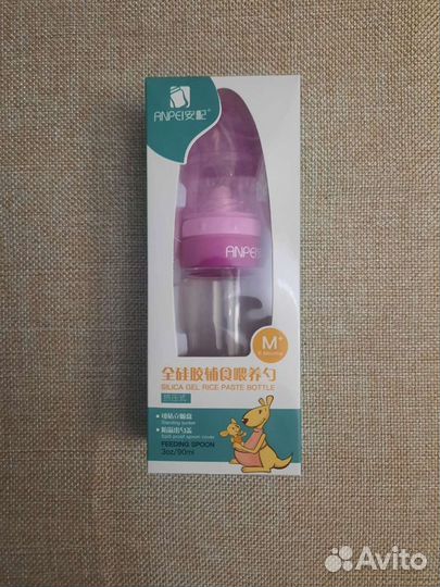 Силиконовая бутылка с ложкой для первого прикорма