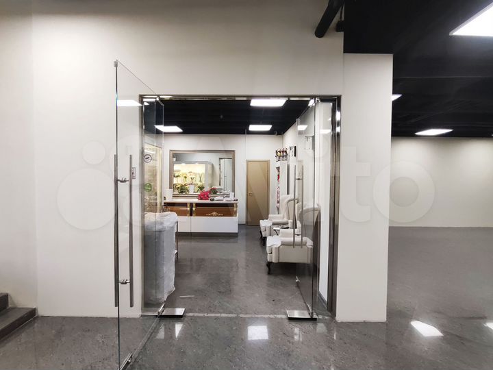 Торговое помещение 744 м² на Пречистенской наб