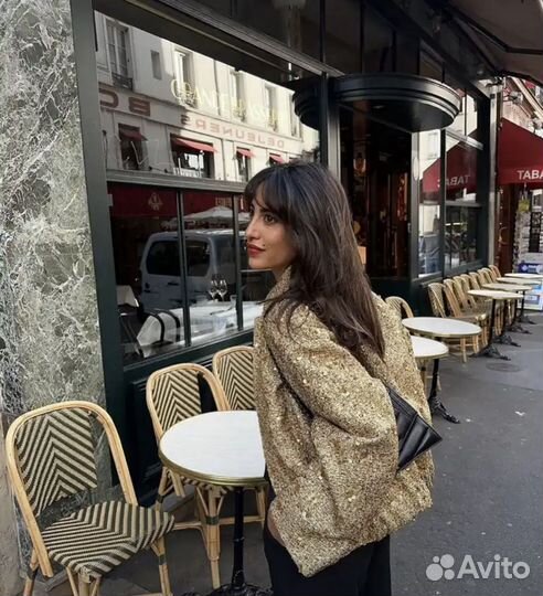 Бомбер с пайетками zara