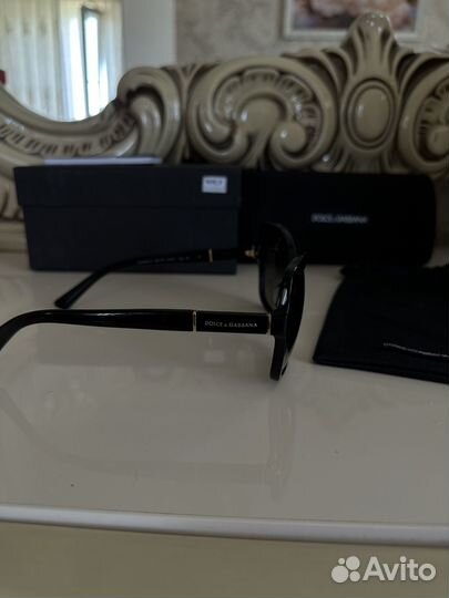 Солнечные очки женские