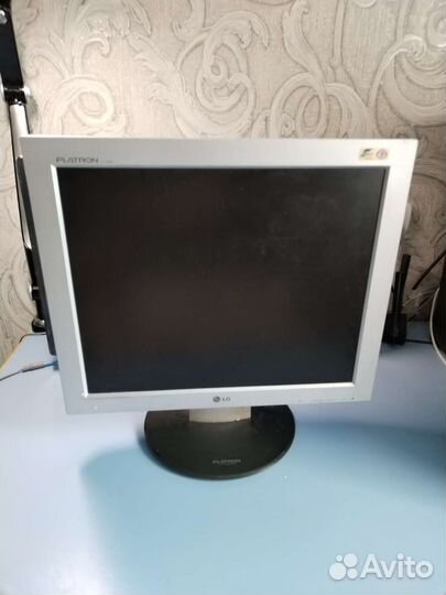 Монитор LG flatron