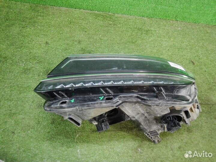 Фара левая Volkswagen Tiguan