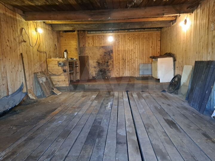 Гараж, > 30 м²