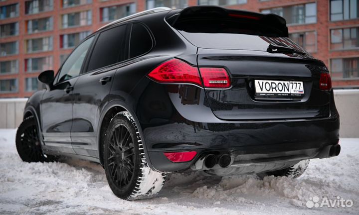 Аренда Porsche Cayenne S II (2010—2014) от одной минуты в Москве