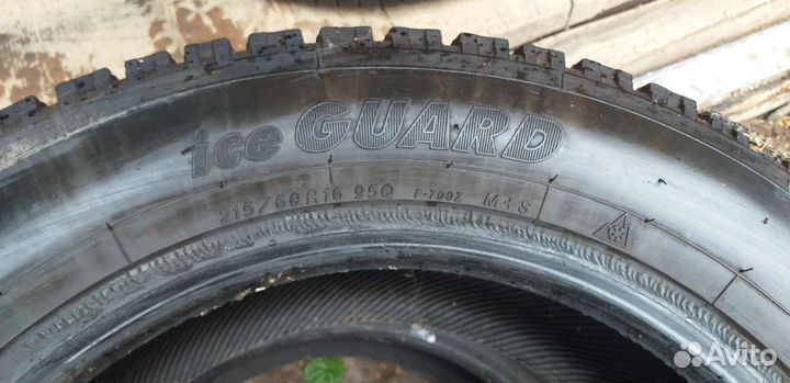 Yokohama Ice Guard Stud IG55 215/60 R16