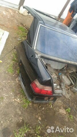 Заднее левое крыло w124