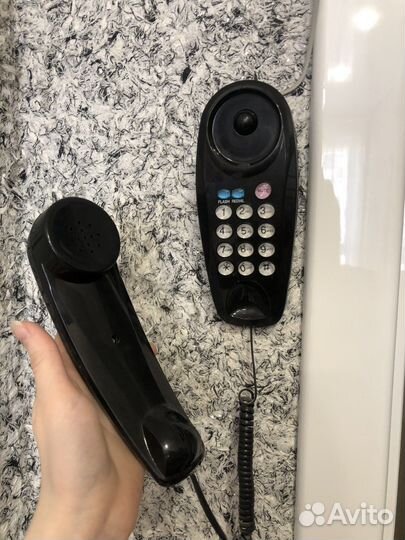 Проводной телефон