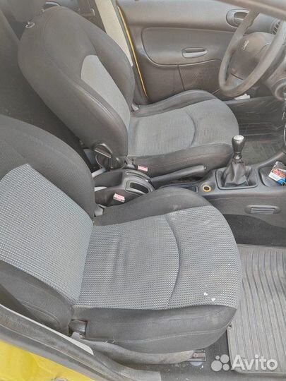 Авто в разбор Peugeot 206 1.4 KFW 2005