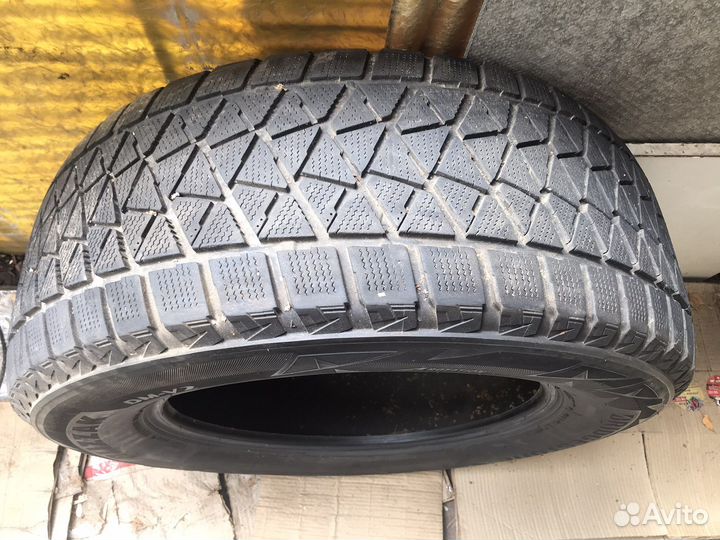 Bridgestone Blizzak DM-V2 285/60 R18
