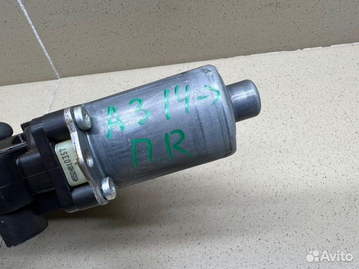 Моторчик стеклоподъемника передний правый Audi A3