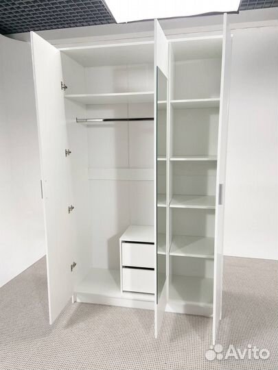 Шкаф трехстворчатый