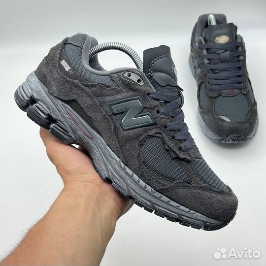 Кроссовки NEW balance 2002R