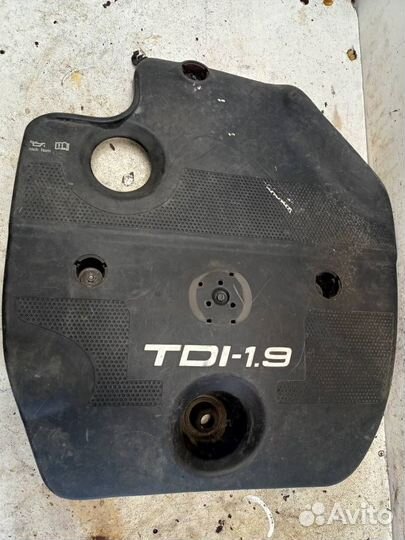 Накладка моторного отсека