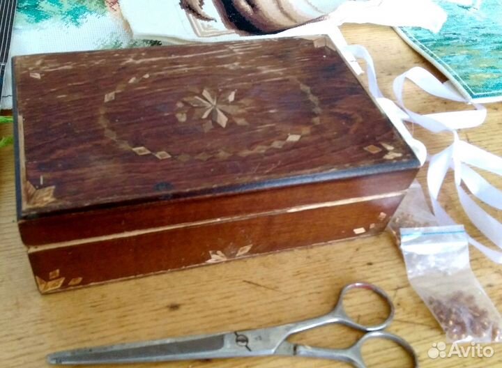 Рукоделье набор вышивки шкатулка ножницы пуговицы