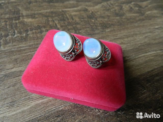 Серьги с лунным камнем