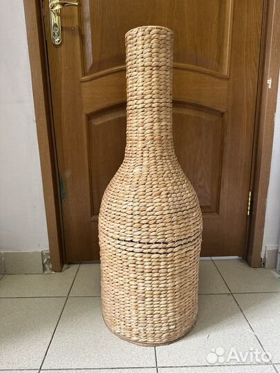 Ваза из водного гиоцинта