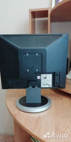 Монитор Samsung