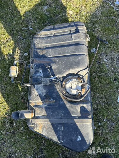 Бензо бак на priora