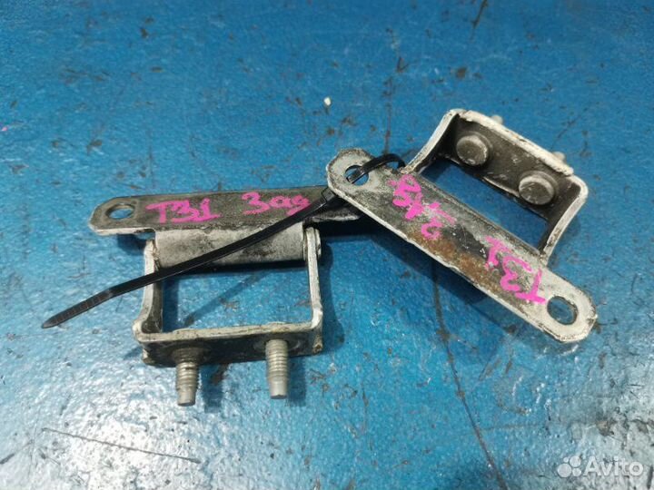 Петли багажника Nissan X-Trail T31