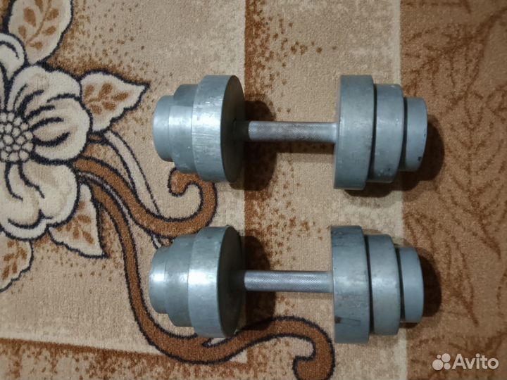 Набор гантелей