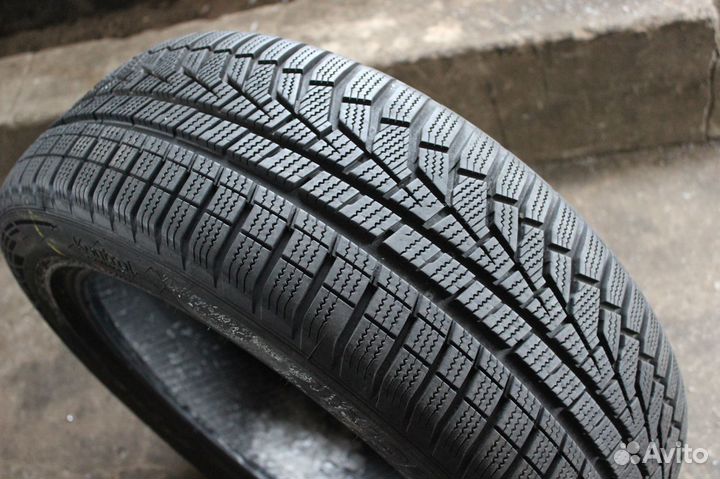 Hankook Winter I'Cept Evo2 W320 215/55 R17