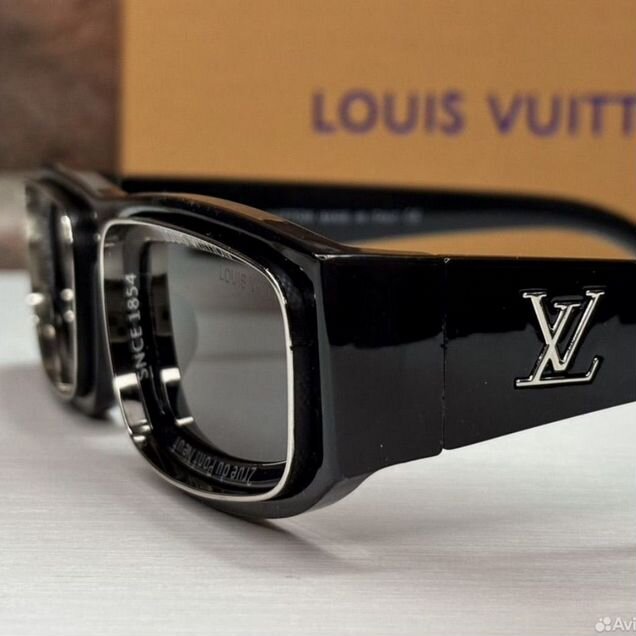 Солнцезащитные мужские очки Louis Vuitton