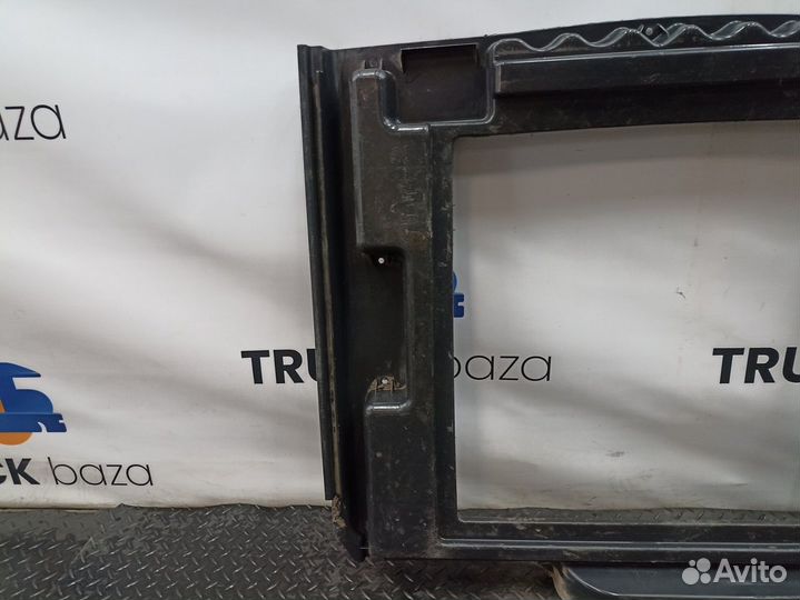 1368674 Крышка бардачка правая