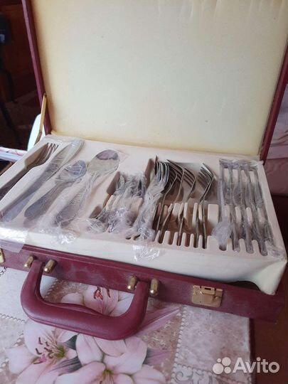 Набор столовых приборов на 6 персон