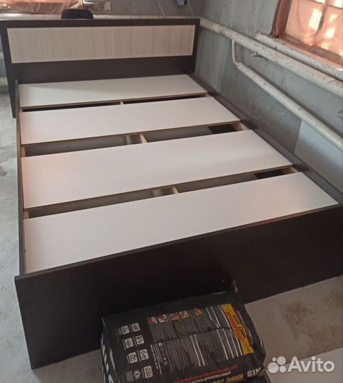 Кровать двухспальная 140 200