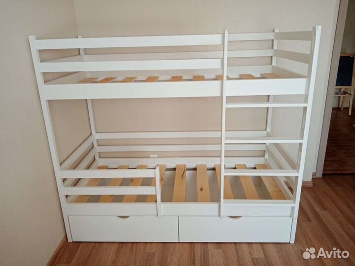 Двухъярусная кровать 