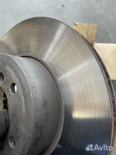 Диски тормозные и колодки на BMW E-60