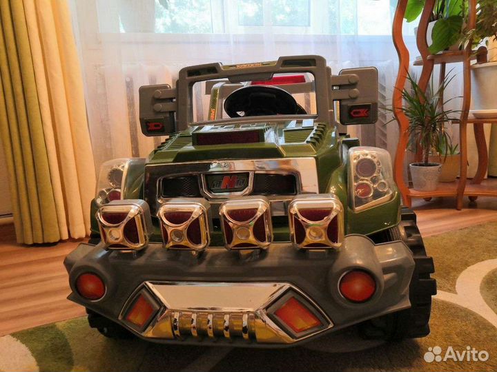 Детская машина электромобиль