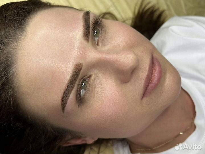 Пудровое напыление бровей