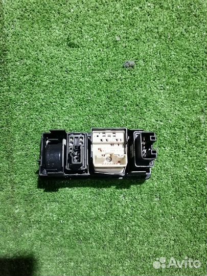 Кнопка корректора фар Toyota Corolla