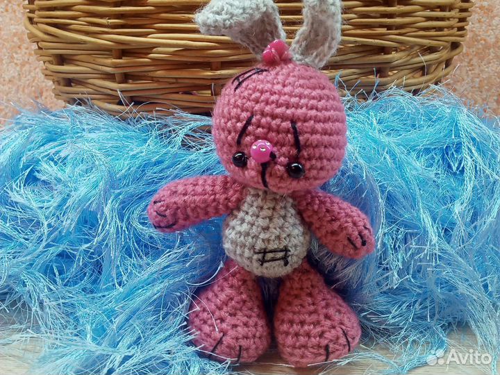 Вязанные игрушки. Зайка символ 2023г