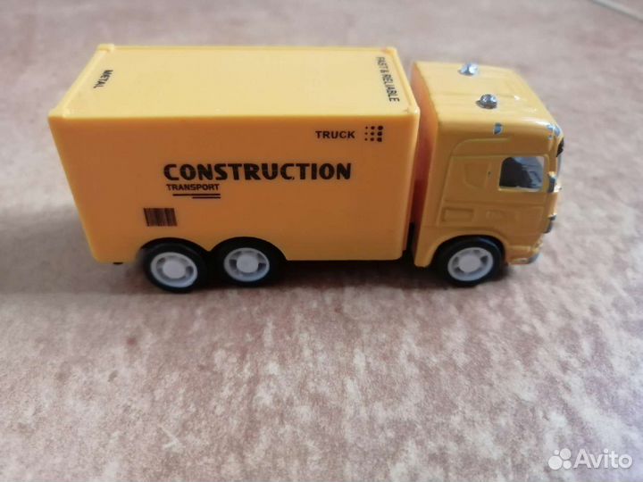 Игрушечные машинки