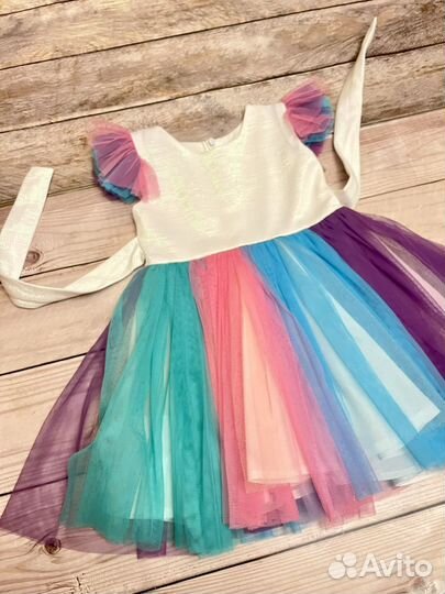 2шт Платья нарядные 104