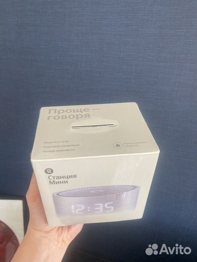 Яндекс станция мини с часами