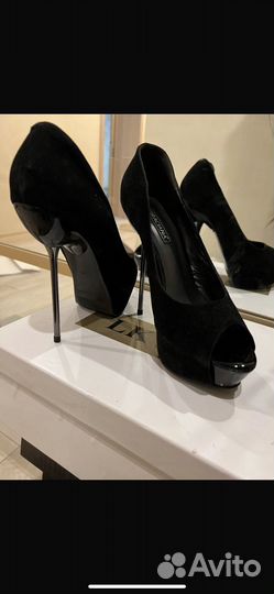 Туфли с открытым носом