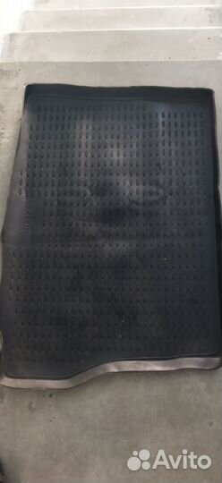 Продам коврик в багажник kia ceed хэтчбек