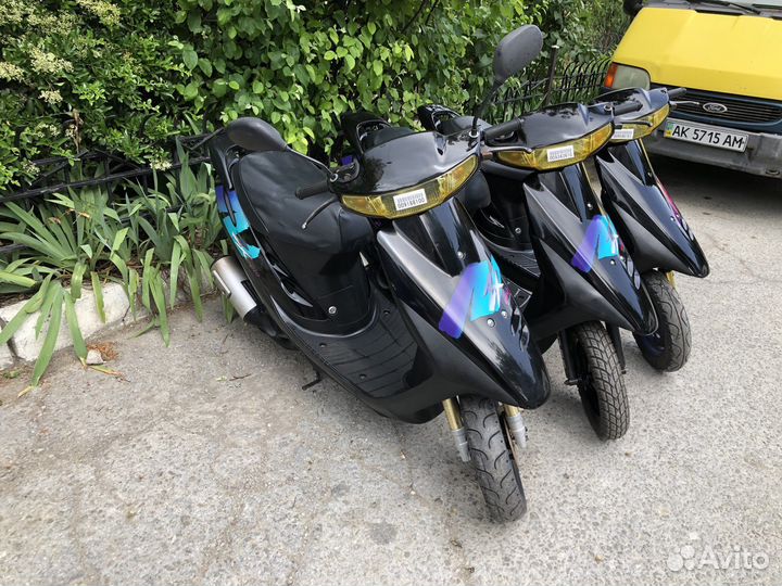 Японский мопед Honda с контейнера