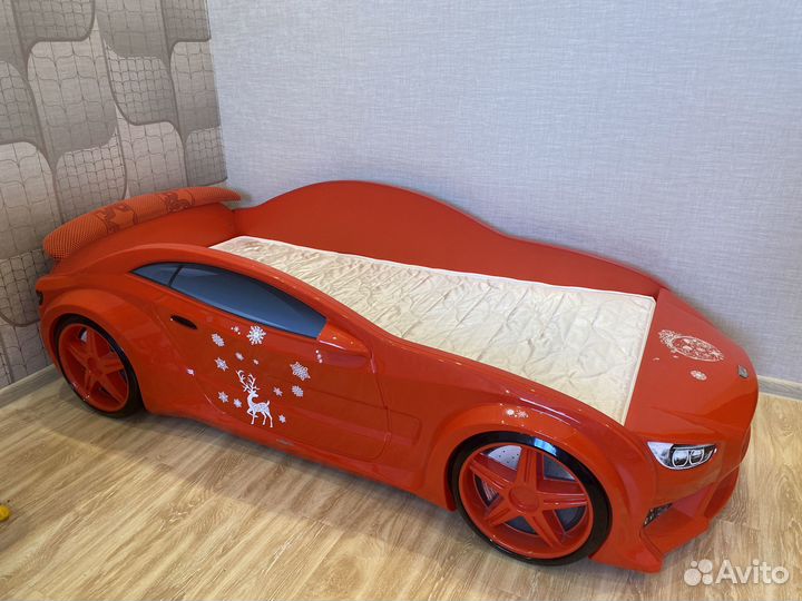 Детская кровать машина бу с матрасом