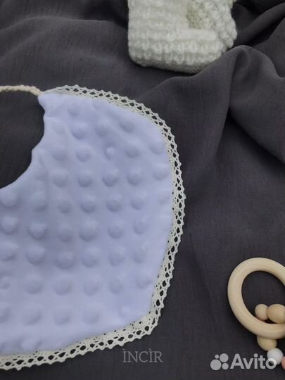 Слюнявчик, надгрудник