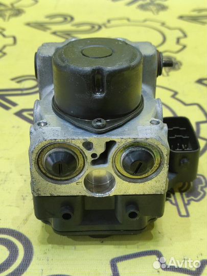 Блок ABS Toyota Camry ACV30 2AZ-FE 2004.05